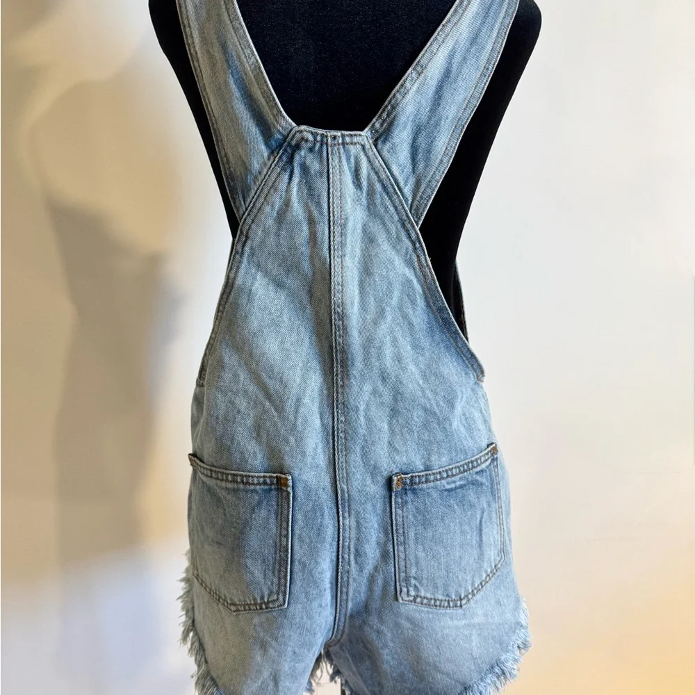 Superdown Overall Shorts Size 27 - Picture 3 of 4